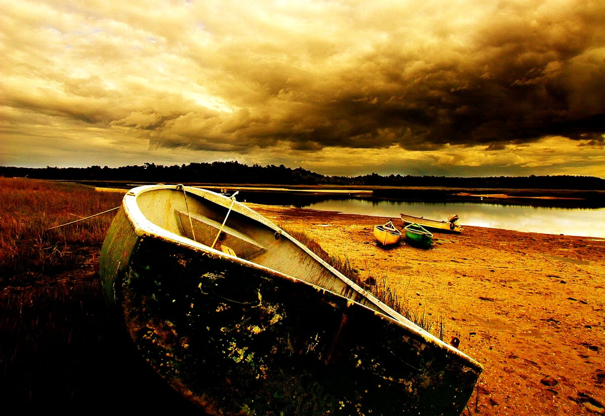 Piccola barca nel fiume — gratis immagine di sfondo 1600x1100