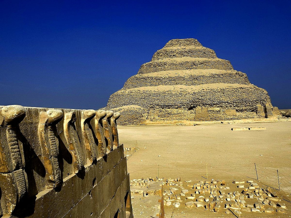 Gratis sfondo — piramide, Posto storico, monumento, storia antica, Sito archeologico (Piramide di Djoser, Saqqara, Egitto) 1600x1200